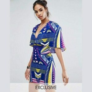 Cape sleeve dress with blue geo print